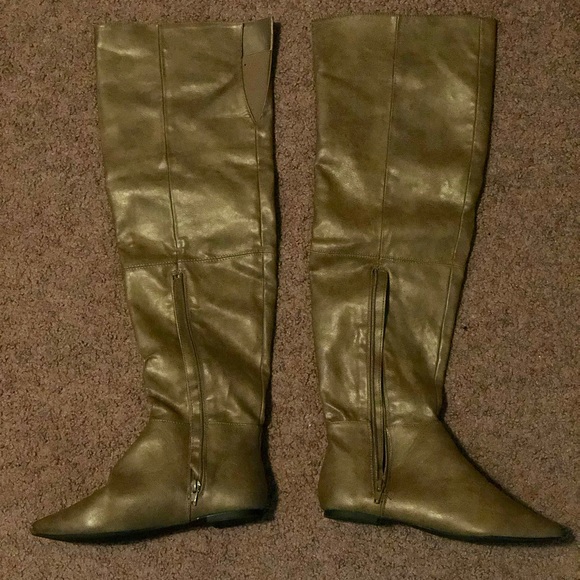women knee high boots - Picture 3 of 4